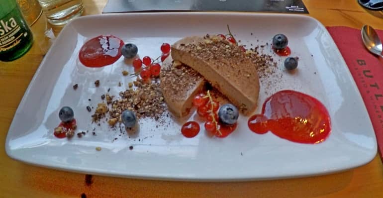 Toblerone-Sorbet mit Preiselbeersoße zum Nachtisch, lecker!