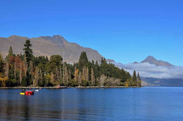 Queenstown ist ein beschauliches Städtchen und das Tor zum Milford Sound.