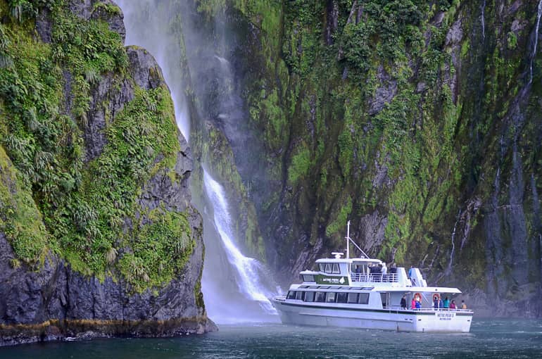 Hat etwas Verwunschenes an sich: Die Wasserfälle im Milford Sound.