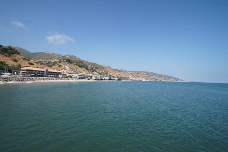 Die Strände von Malibu sind berühmt für ihr seichtes Wasser und den breiten Sandstrand