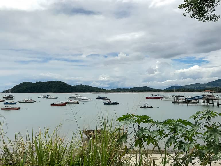 Die Promenade entlang des Panamakanals eignet sich gut für einen Spaziergang und startet direkt am Museum. 
