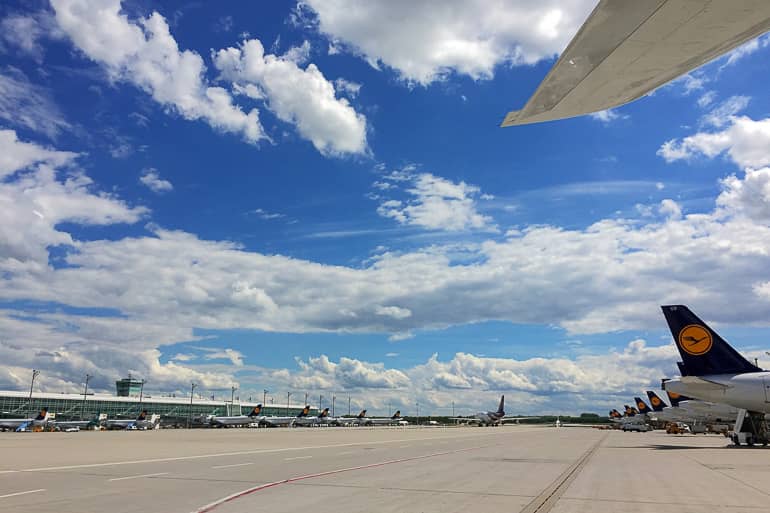 Mit den richtigen Tipps fürs Fliegen gehören Flugangst und Co. der Vergangenheit an.