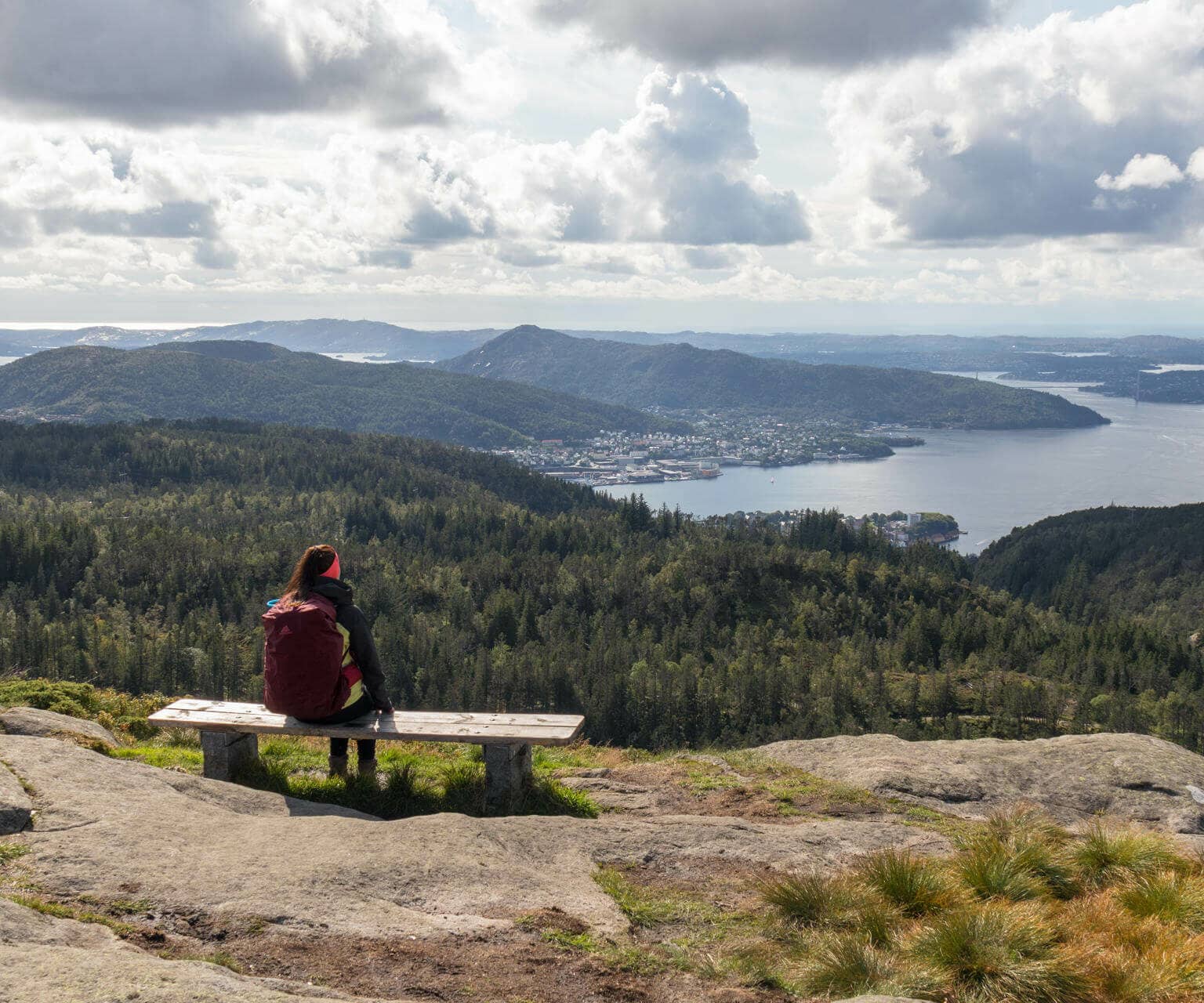 Der Blick über Bergen nach einer Wanderung