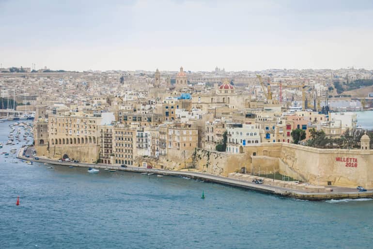 Aussicht von den Oberen Barraker Gärten auf die umliegenden „Drei Städte“ Vittorosia, Senglea und Cospicua
