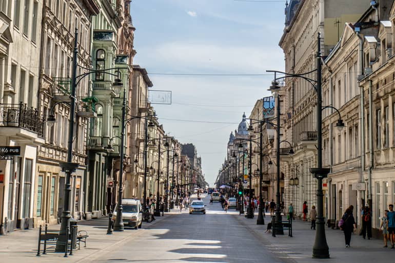 Die Piotrkowska-Straße in Lodz in Polen.
