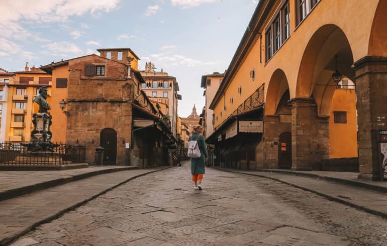 Die Ponte Vecchio ganz friedlich in den frühen Morgenstunden.