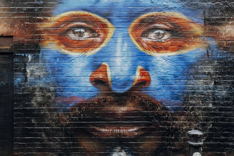 Großartige Murals soweit das Auge reicht.