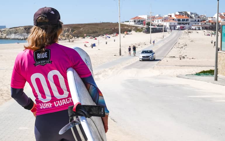 Ein schmaler Weg verbindet die Ilha de Fora mit dem Festland.