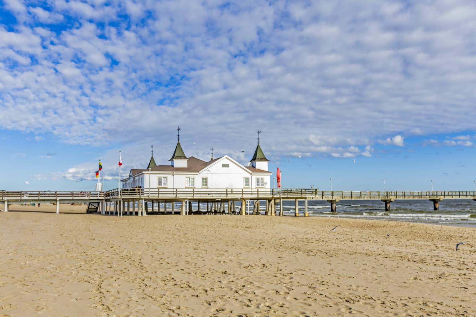 Das Pier von Ahlbeck: Usedom ist immer eine Reise wert. Foto: © iStock - travelview
