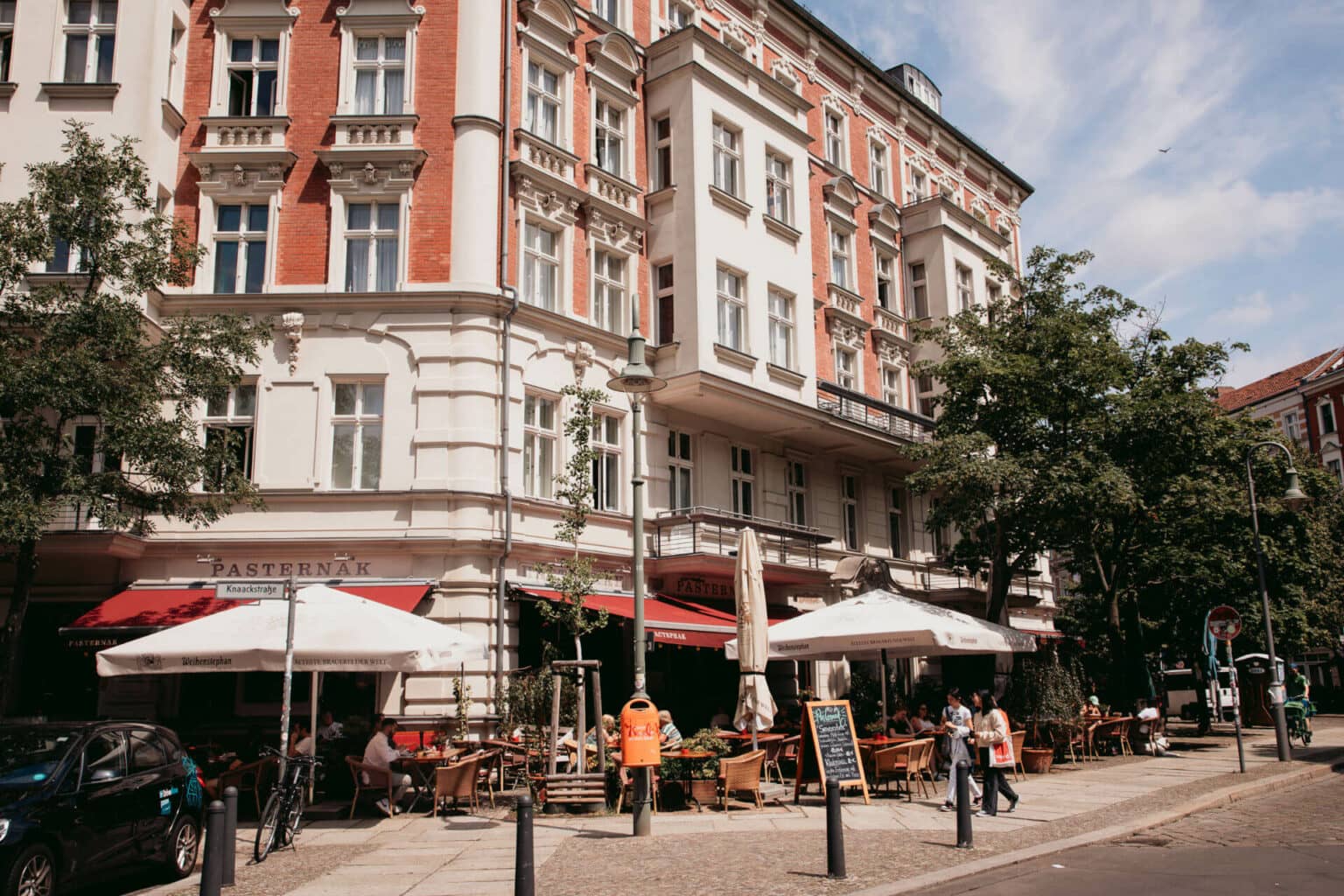 Draußen sitzen, flanieren: Im Kollwitzkiez lässt es sich herrlich den Tag verbummeln.