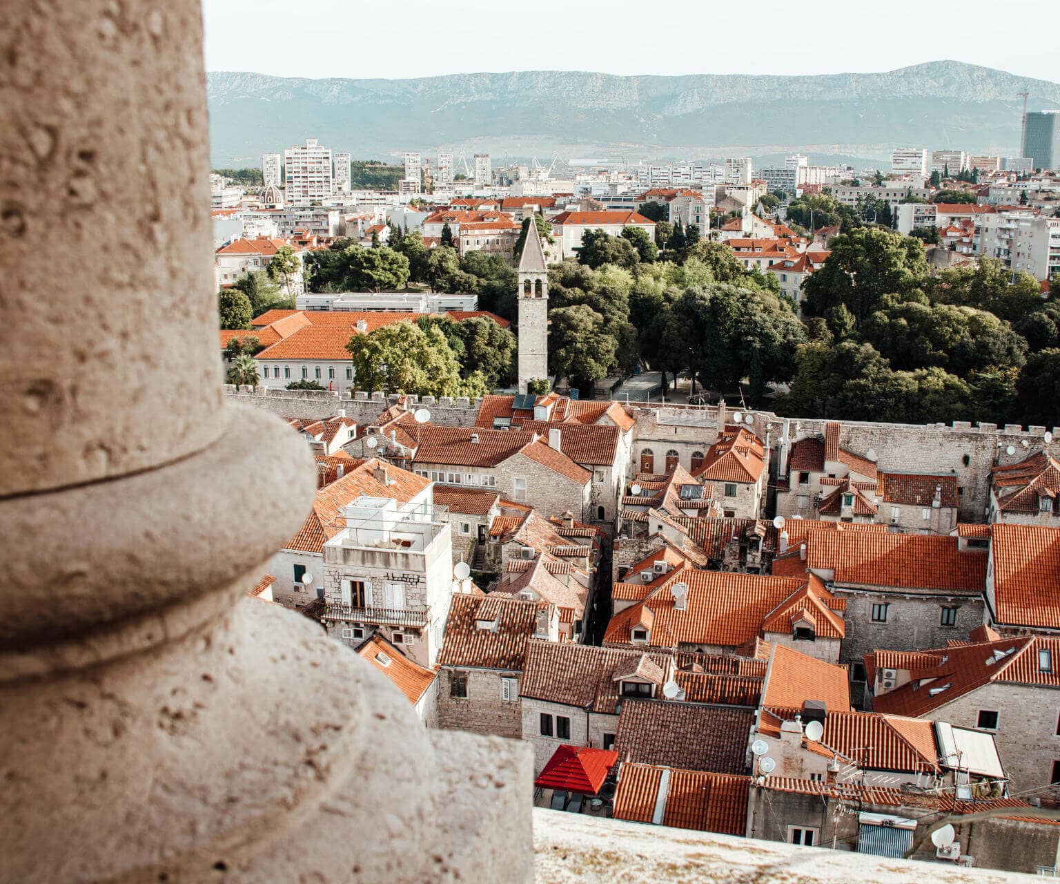 Vom Glockenturm der Kathedrale hat mein eine schöne Aussicht über die Stadt.