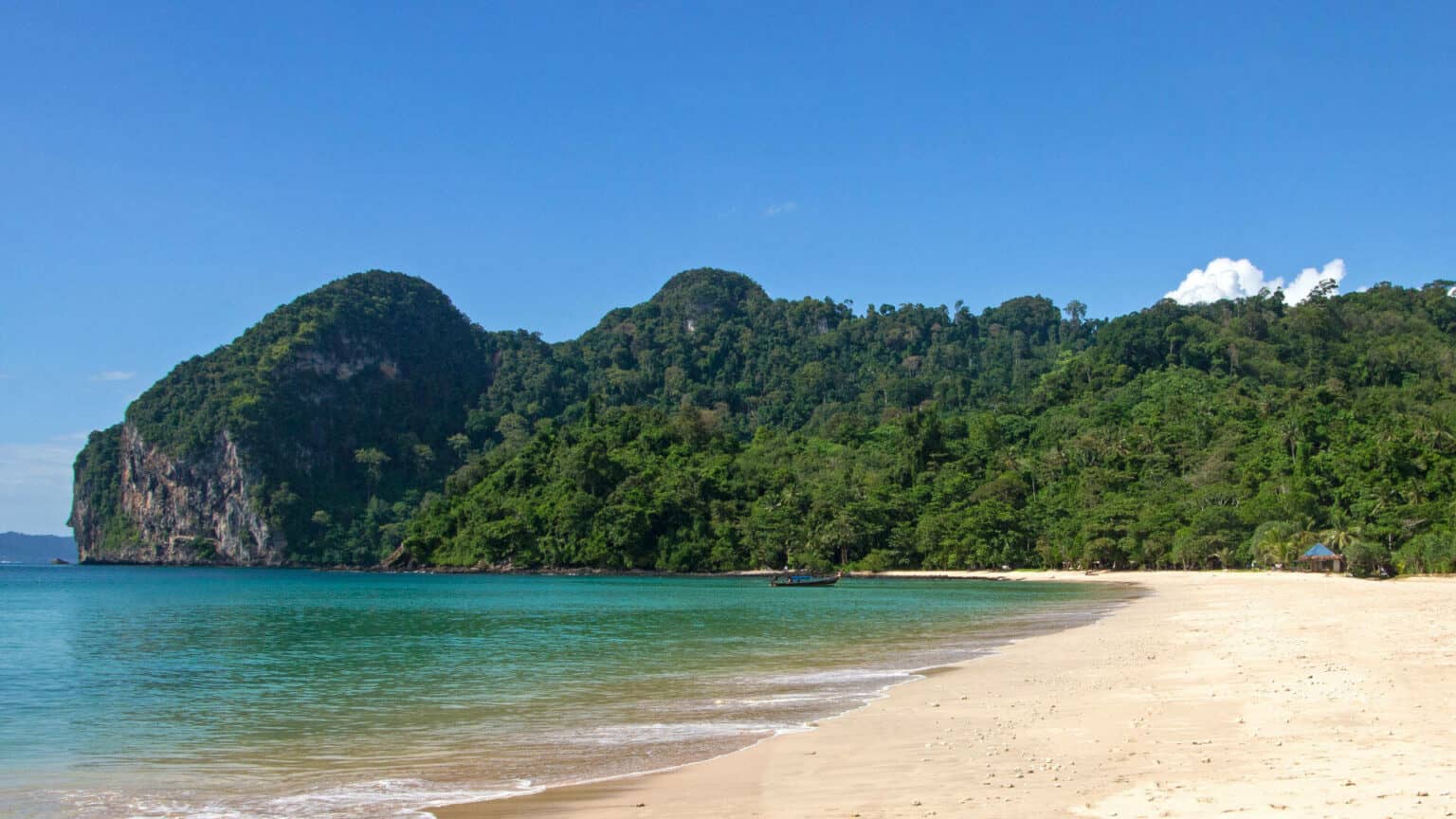 Der Charlie Beach ist meistens etwas ruhiger, aber mindestens genauso schön wie der Sivalai Beach.