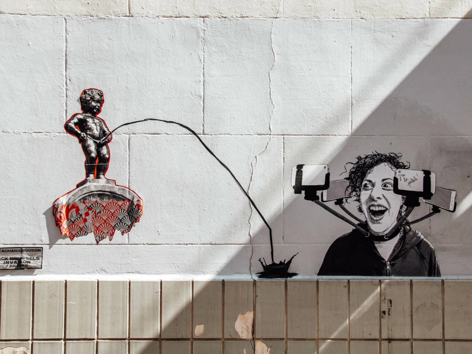 Das Mural des Manneken Pis ist nur eines von vielen Kunstwerken, die in Brüssel verteilt sind.