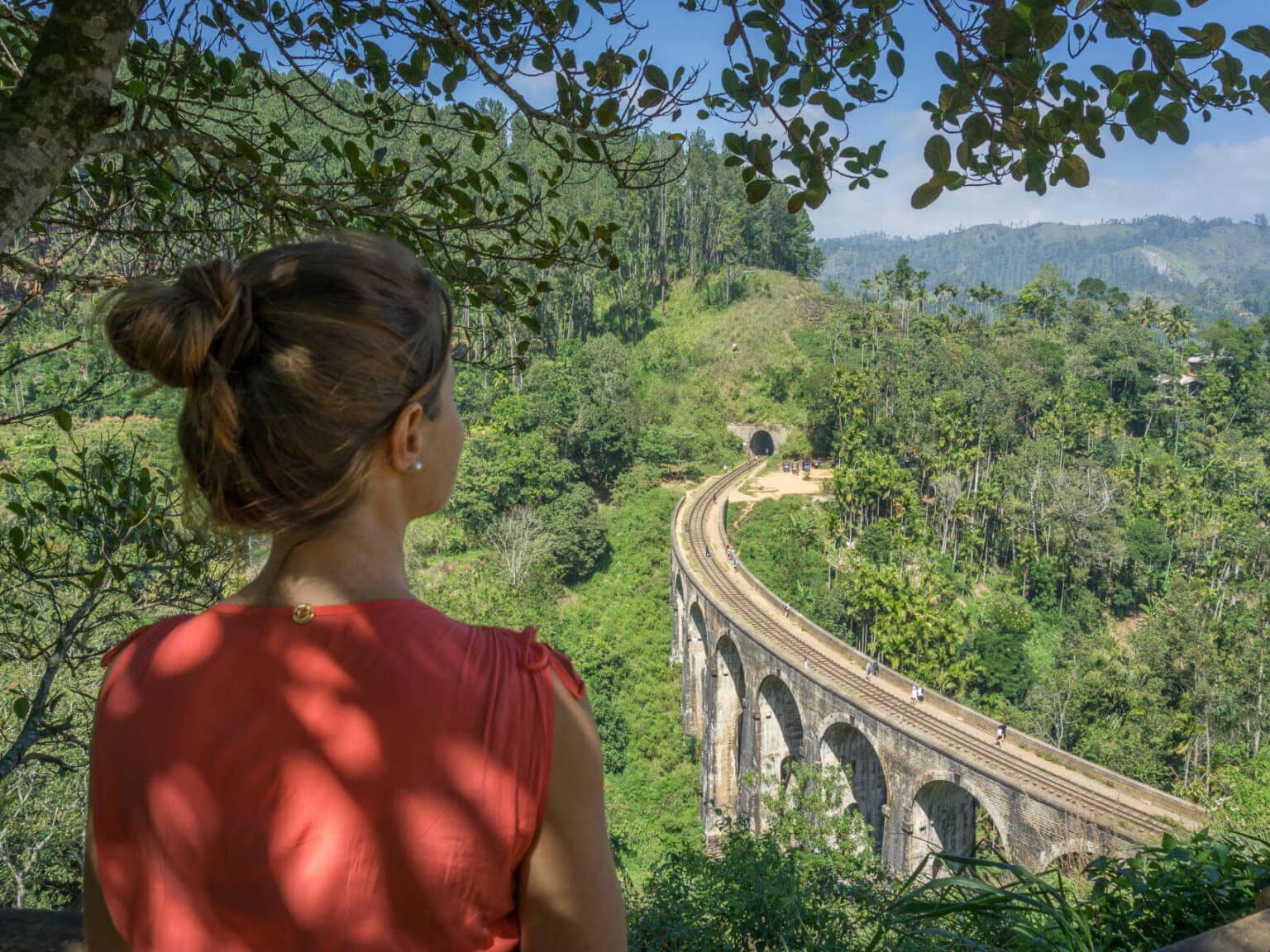 Unser Geheimtipp: Von Ella aus kannst du die Architektur der Nine Arches Bridge perfekt bestaunen.
