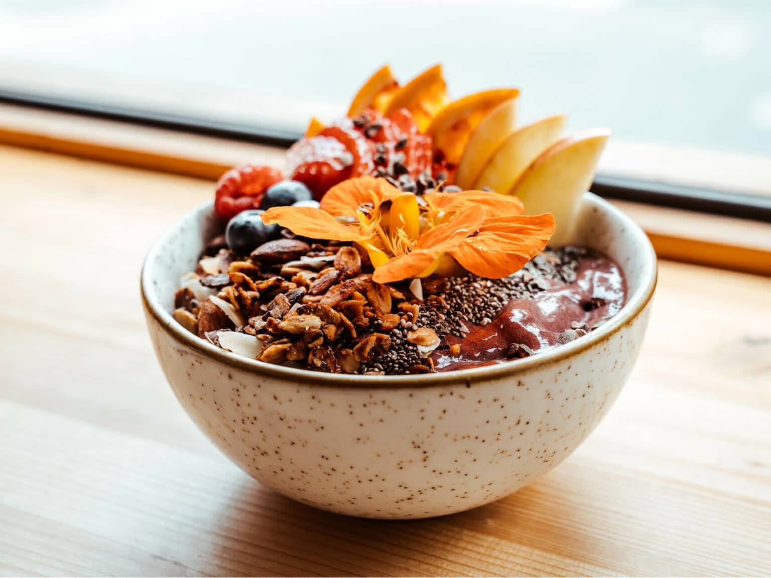 Die Açaí Bowls im Little Fern in Barcelona sind nict nur wunderschön, sondern schmecken auch köstlich.