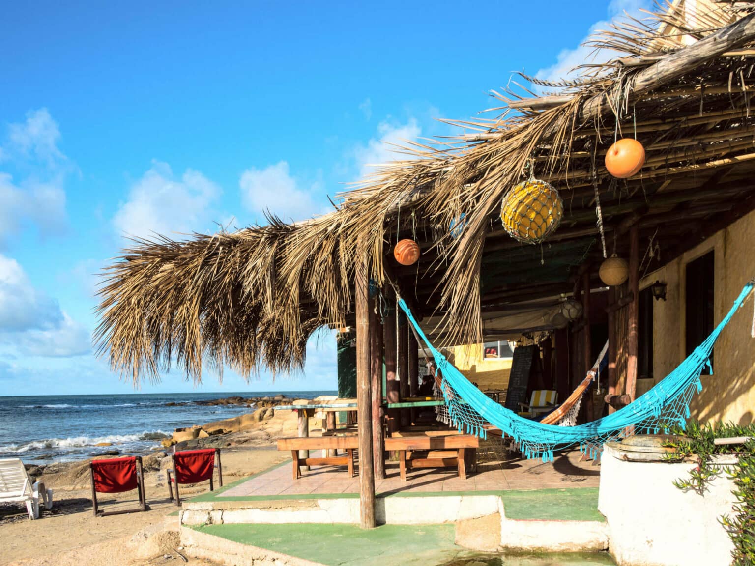 Die Strandbar bei Cabo Polonio lokt mit der Küstennähe von Uruguay.