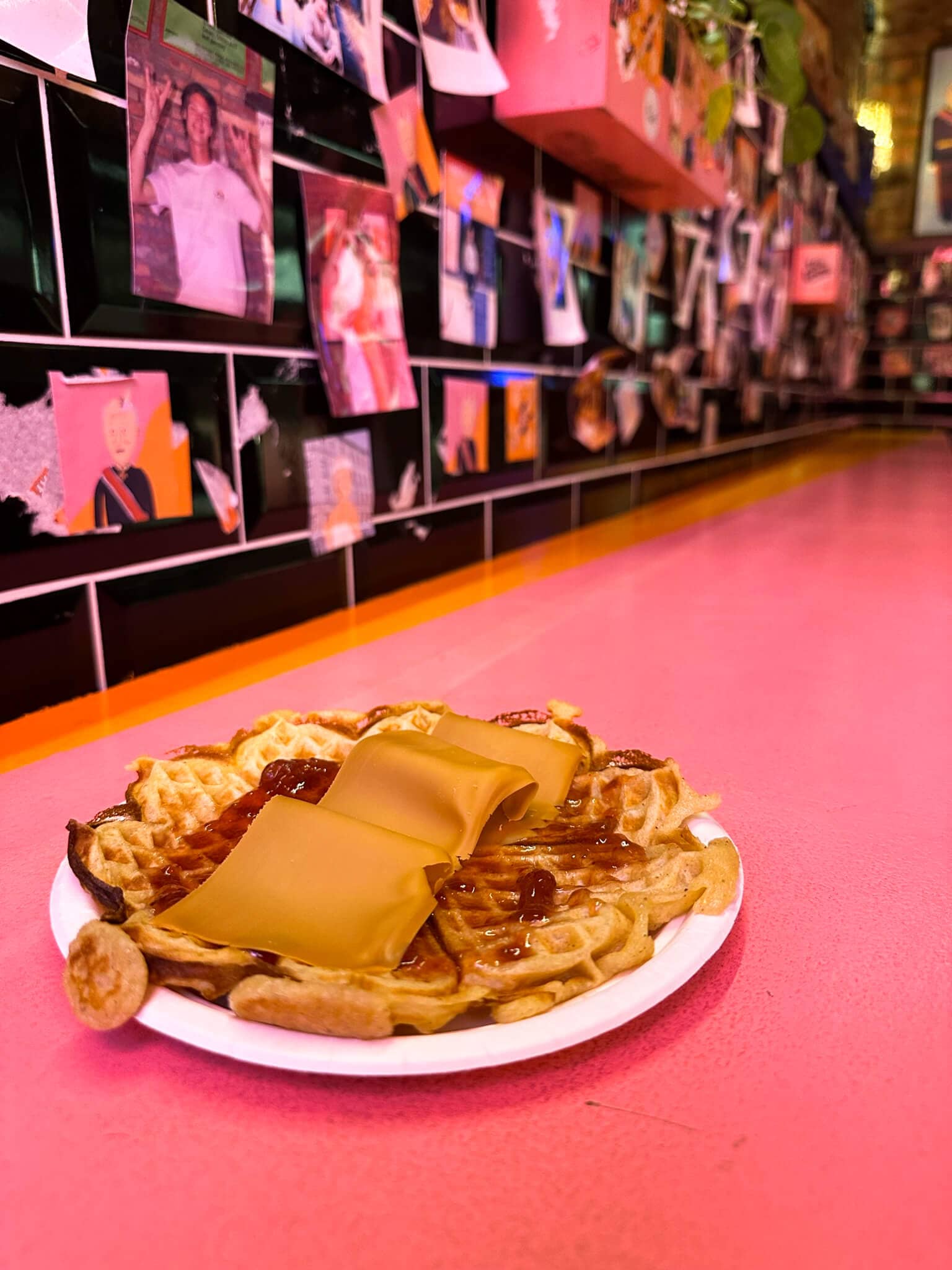 Habt ihr schon mal Waffeln mit Ziegenkäse probiert?
