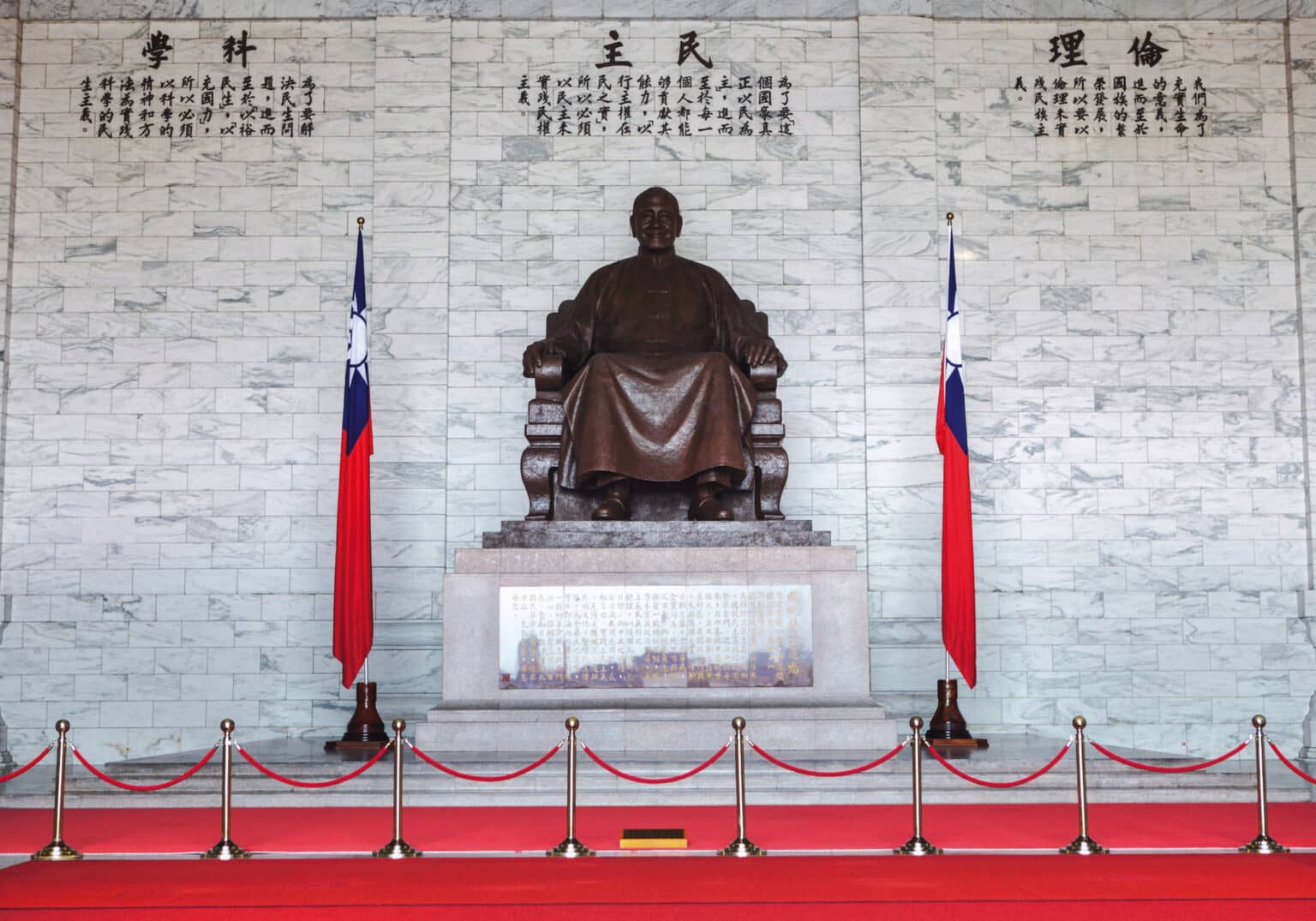 Denkmal von Chian-Kai-Shek in der gleichnamigen Gedenkhalle.