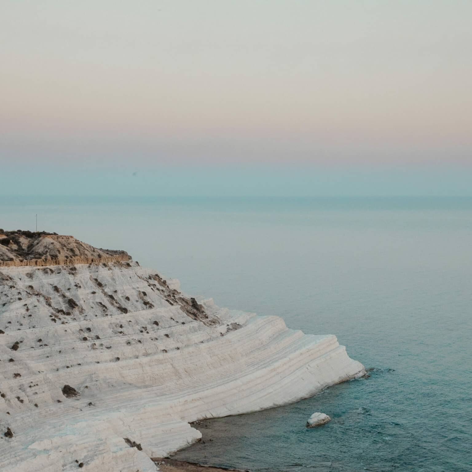 Sonnenuntergang am Meer bei der Scala dei Turchi.