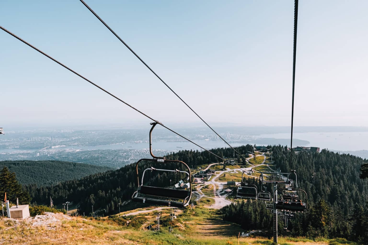 Vom Grouse Mountain hast du eine phänomenale Aussicht auf Vancouver.