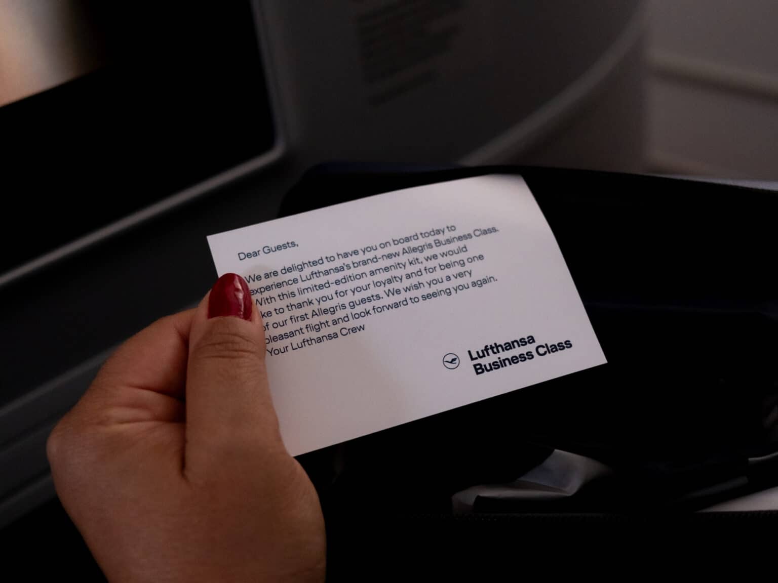 Die Nachricht aus dem Amenity Kit der Lufhansa Allegris Business Class.