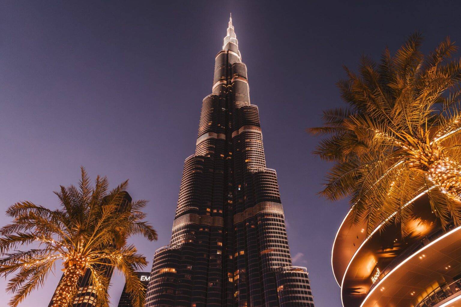 Besonders majestätisch bei Nacht: der Burj Khalifa. 