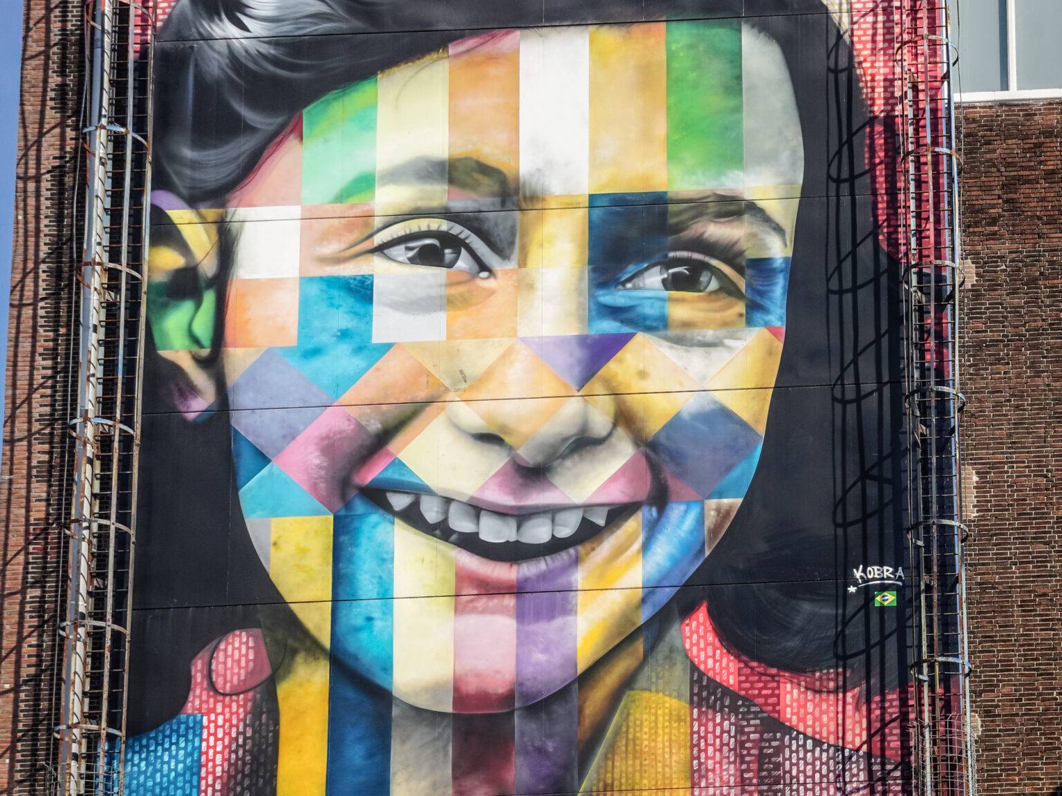 Buntes Streetart Portrait von Anne Frank.