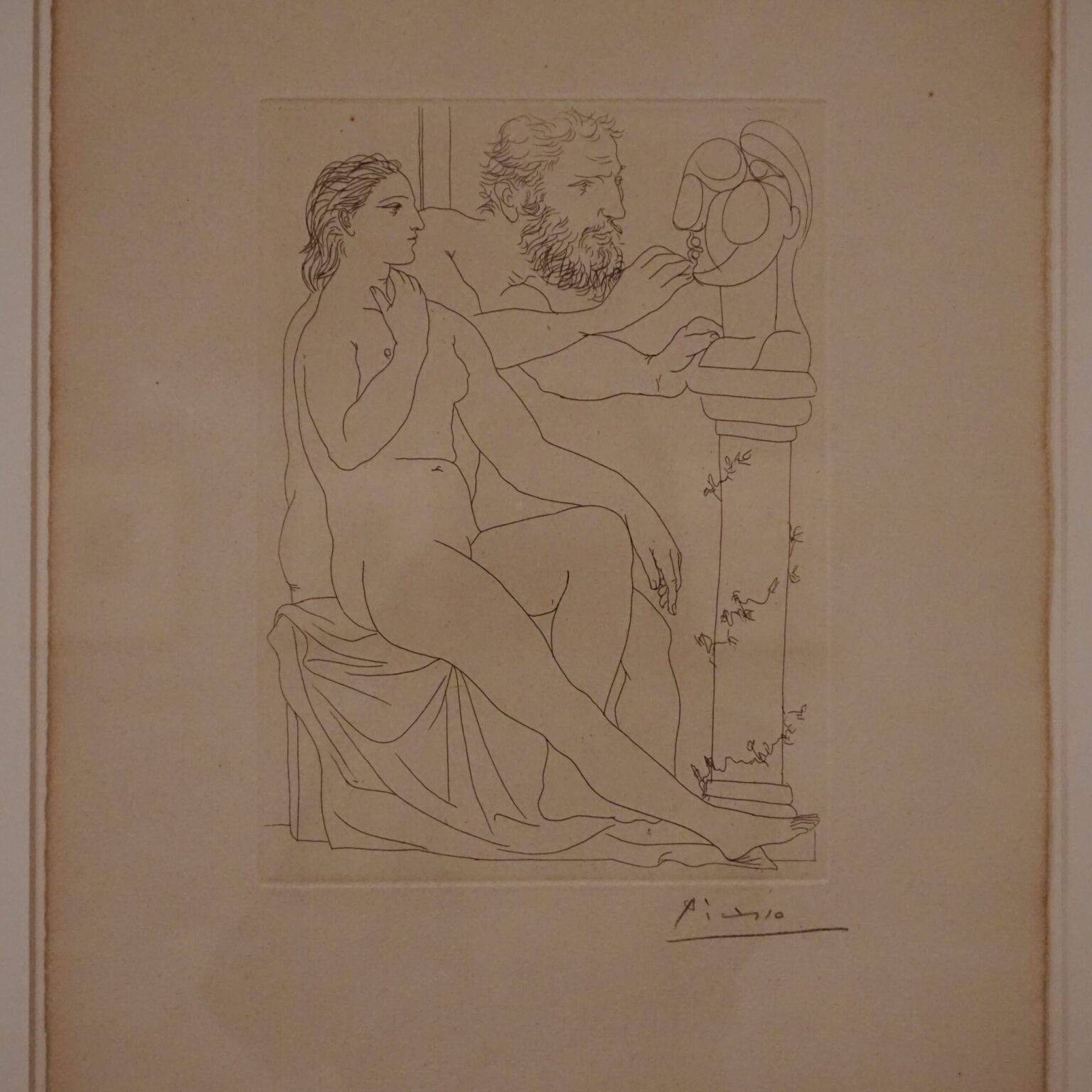 Eine Skizze von Pablo Picasso aus dem Museu Picasso, die eine Frau und einen Mann zeigt. Beide sind nackt und sitzen vor einer Säule, auf der eine Büste steht.