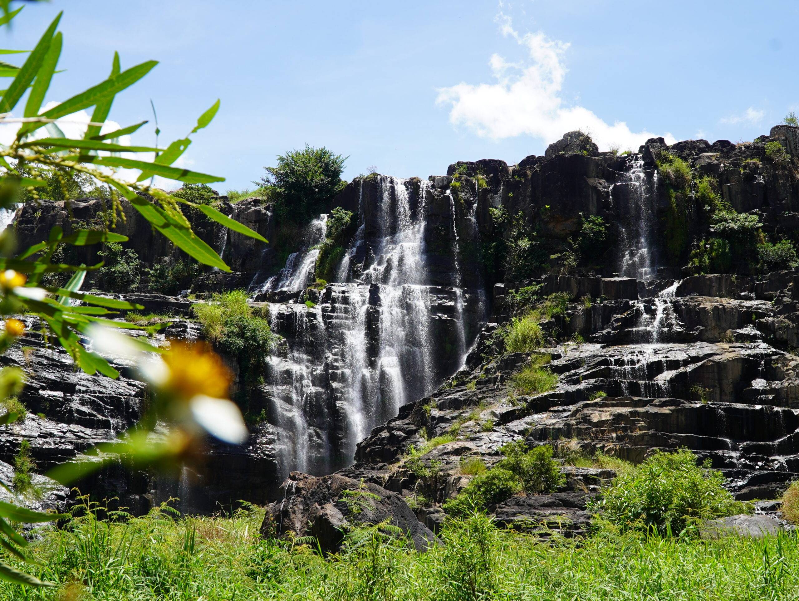 Die mächtigen Pongour Wasserfälle bei Da Lat.