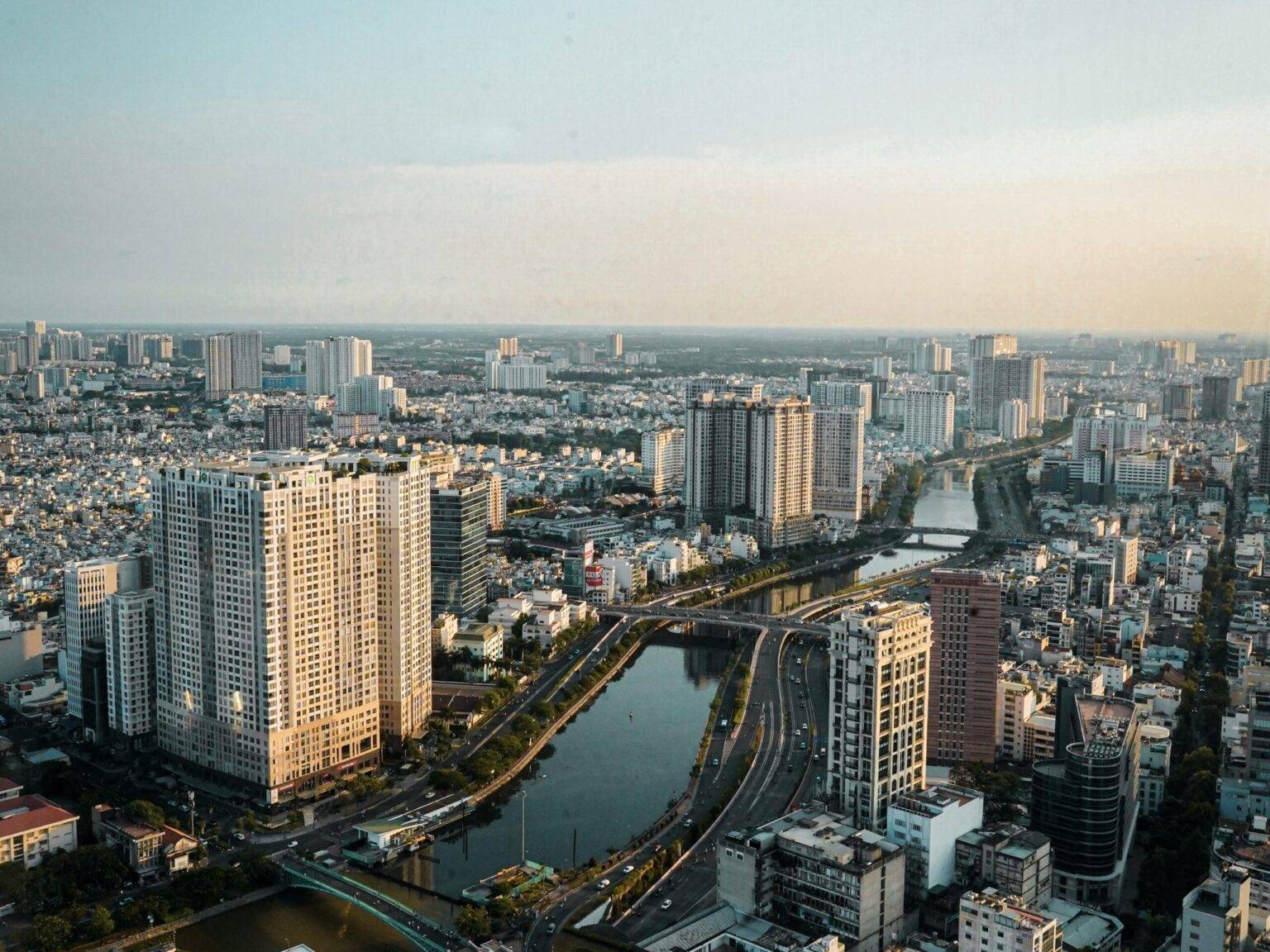 Die Skyline von Ho Chi Minh City aus der Vogelperspektive vom Saigon Skydeck.
