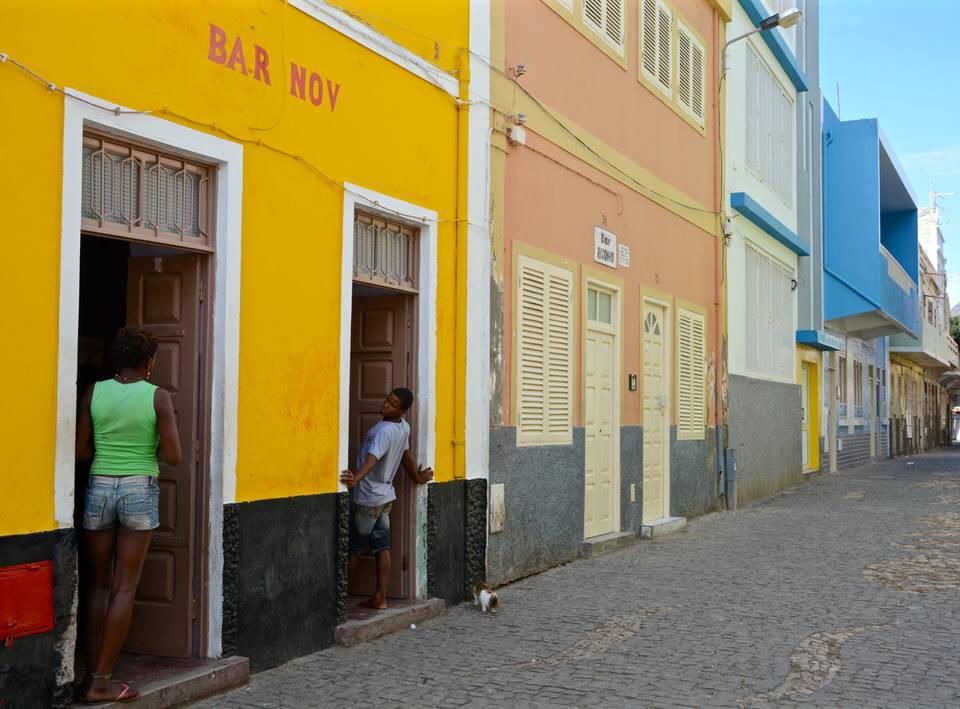 An Bars mangelt es der Inselhauptstadt von São Vicente nicht.