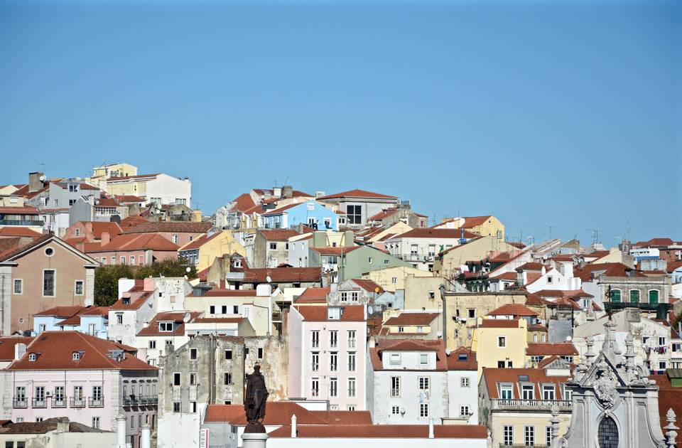 Lieblingsbeschäftigung im hügeligen Lissabon: die phantastischen Ausblicke genießen.