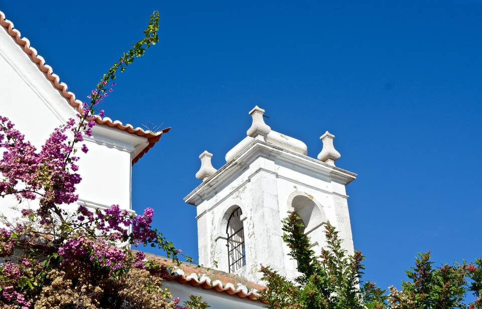 Direkt neben dem gleichnamigen Aussichtspunkt gelegen: die Igreja de Santa Luzia.