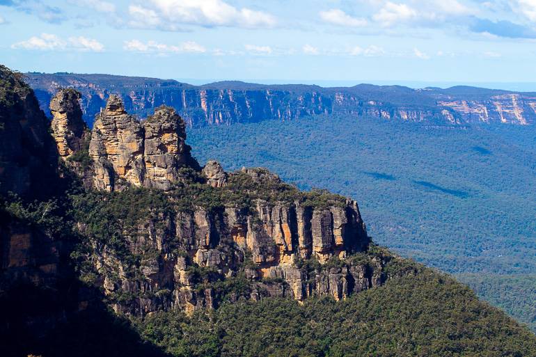 Die Felsformation Three Sisters der Blue Mountains in Australien ist zurecht ein beliebtes Fotomotiv bei Besuchern.