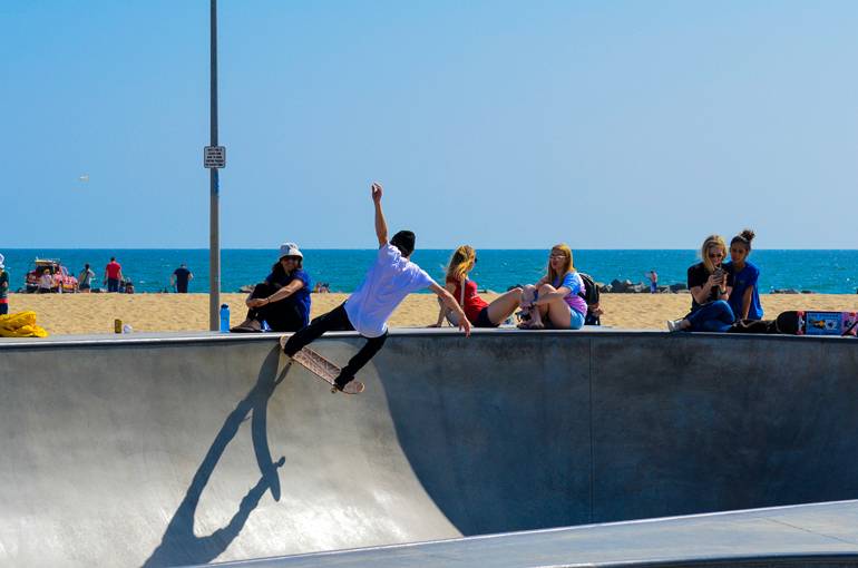 Hier gibt es immer Spektakuläres zu sehen: Die Skate Bowls von Venice Beach. 
