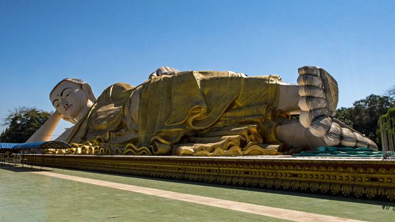 Der 82 Meter lange liegende Buddha von Mya Tha Lyaung.