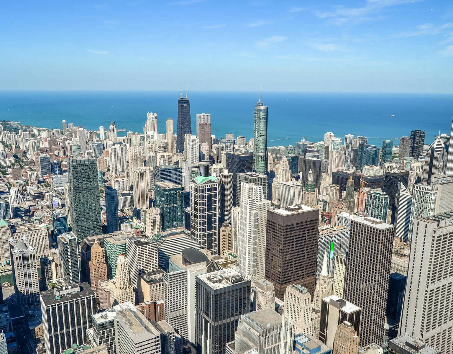 Chicago: Aussicht vom Willis Tower auf die Stadt.