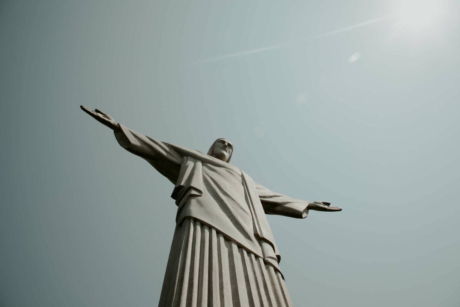 Weltweit bekannt: Die Christusstatue auf dem Corcovado wacht über Rio de Janeiro.