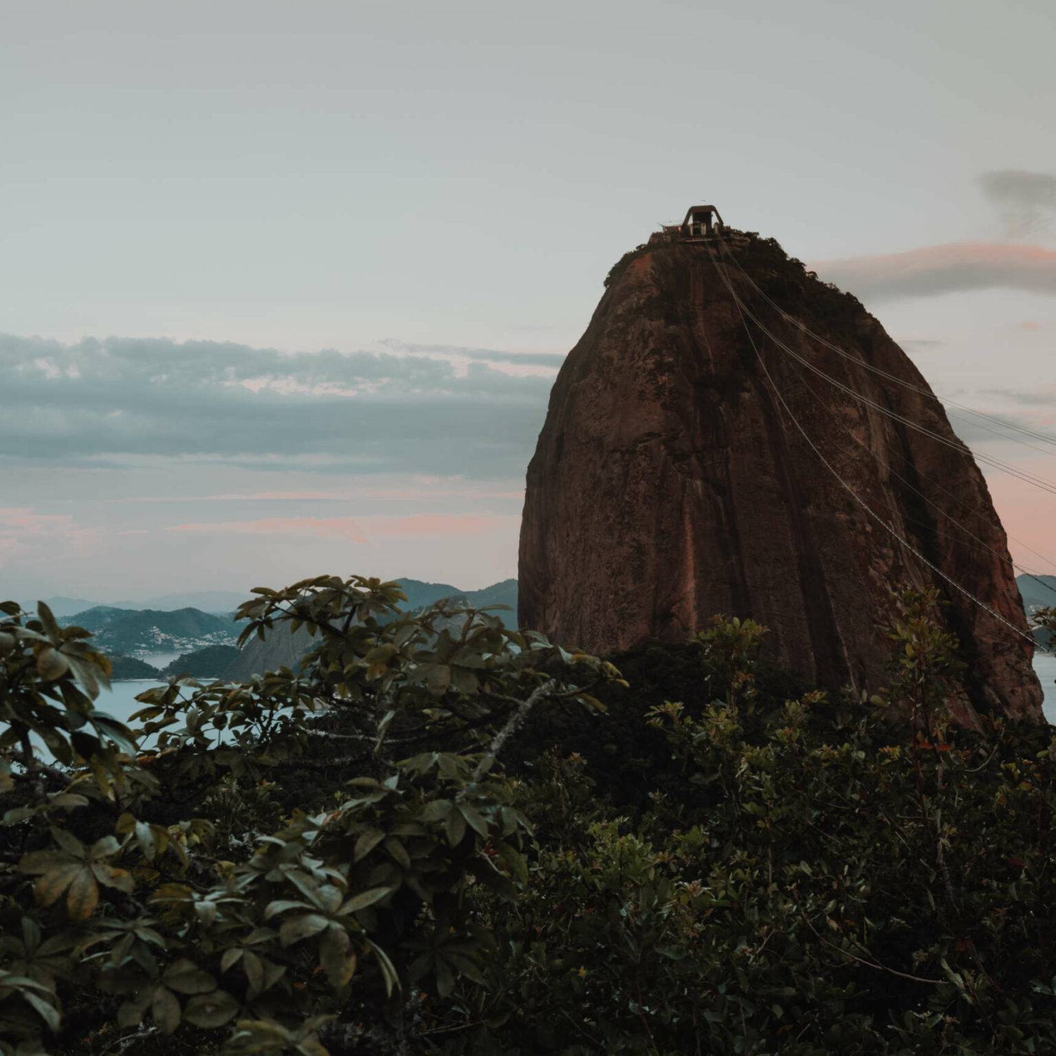 Der Zuckerhut im Sonnenuntergang.