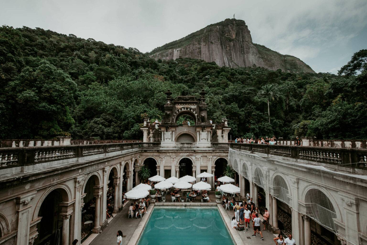 Die wohl schönste Kunstakademie der Welt: Die Escola das Artes Visuais im Parque Lage am Fuße des Corcovado.