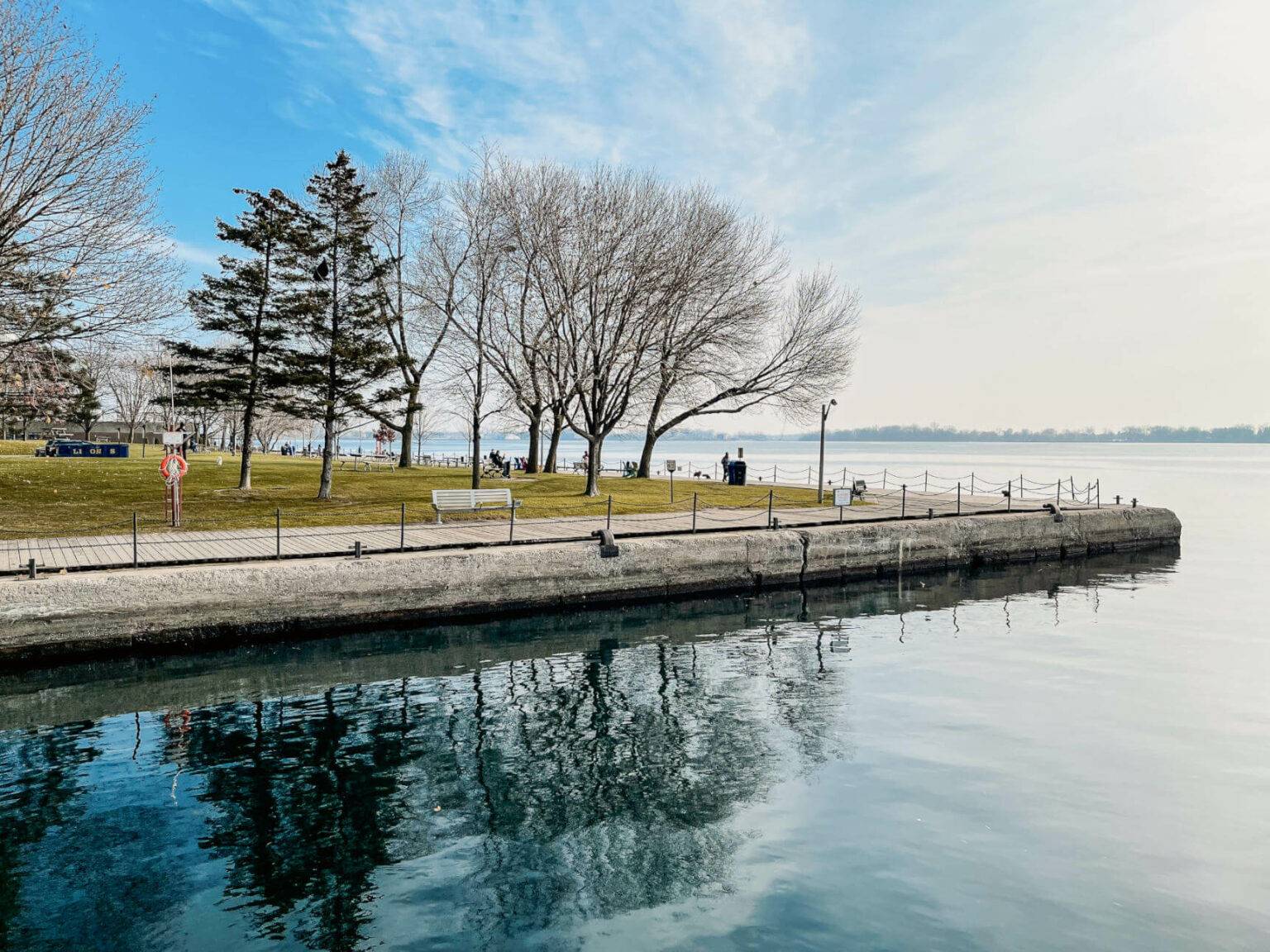 Die Waterfront von Toronto lädt zu ausgedehnten Spaziergängen ein.