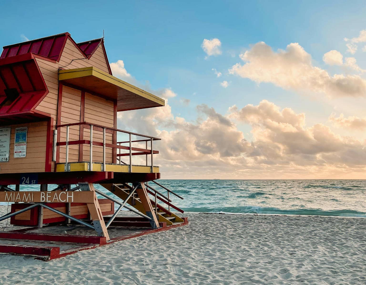 Die bunten „Lifeguard Stands“ sind in Miami Beach eine Sehenswürdigkeit für sich.