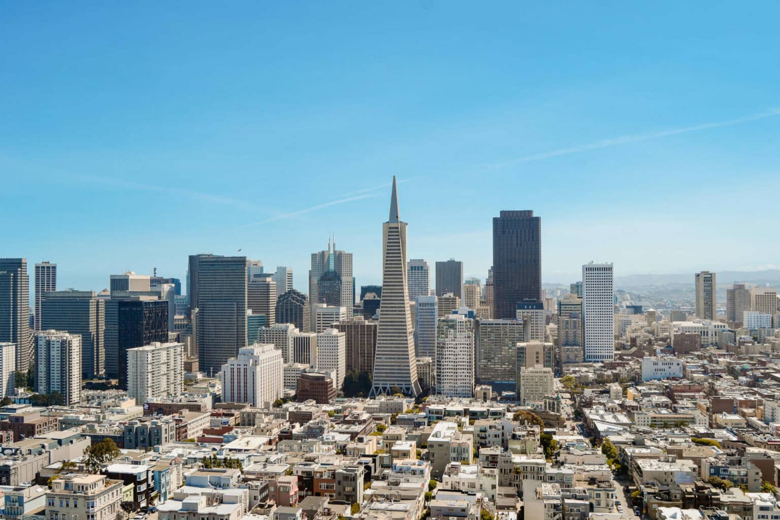 Der Coit Tower ist nur 64 Meter hoch, bietet aber einen großartigen Blick.