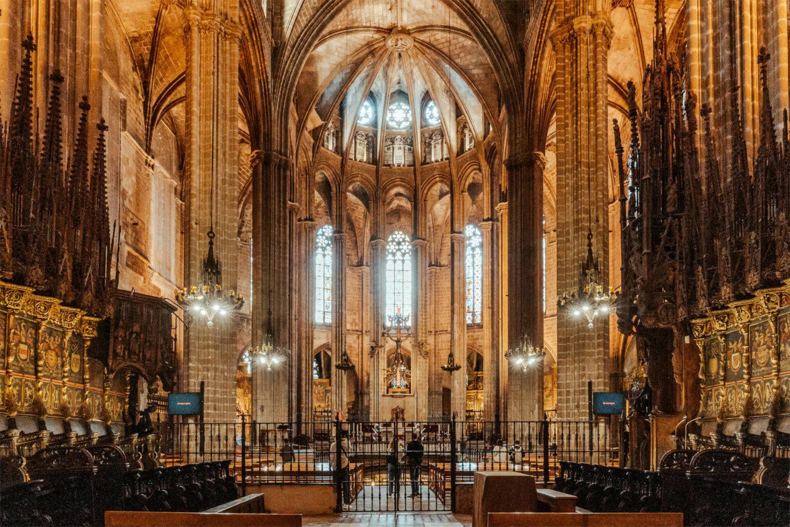 Die Kathedrale beeindruckt mit ihren reichlichen Verzierungen.