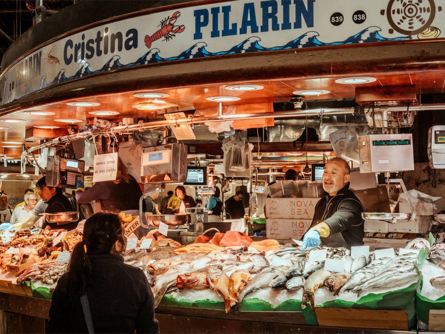 Auf den Mercat de la Boqueria in Barcelona findet man auch frischen Fisch.