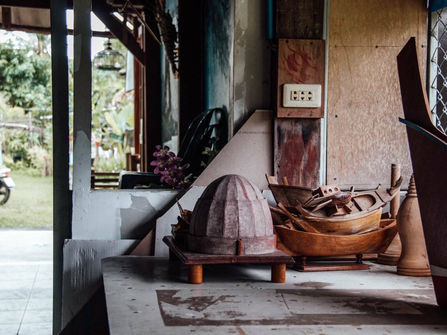 Einblick in ein Landhaus im Ko Klang Village in der thailändischen Provinz Krabi.