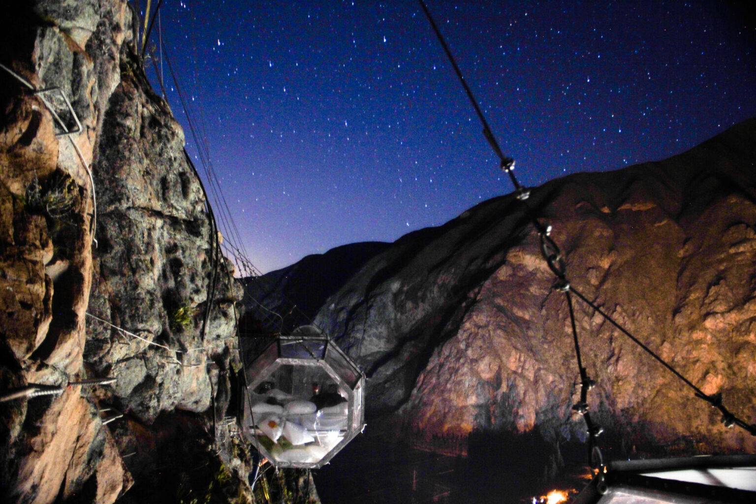In der Skylodge Adventure Suits in Peru hängt man in einer Glaskugel unterm Sternenhimmel.