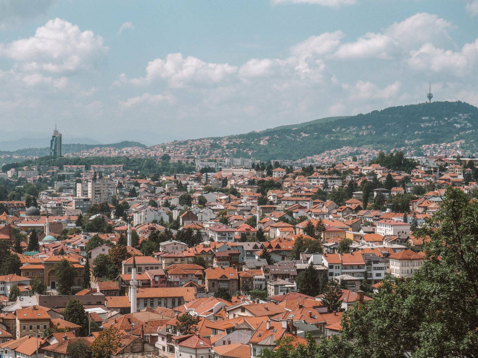 Blick auf Bosniens Hauptstadt Sarajevo.