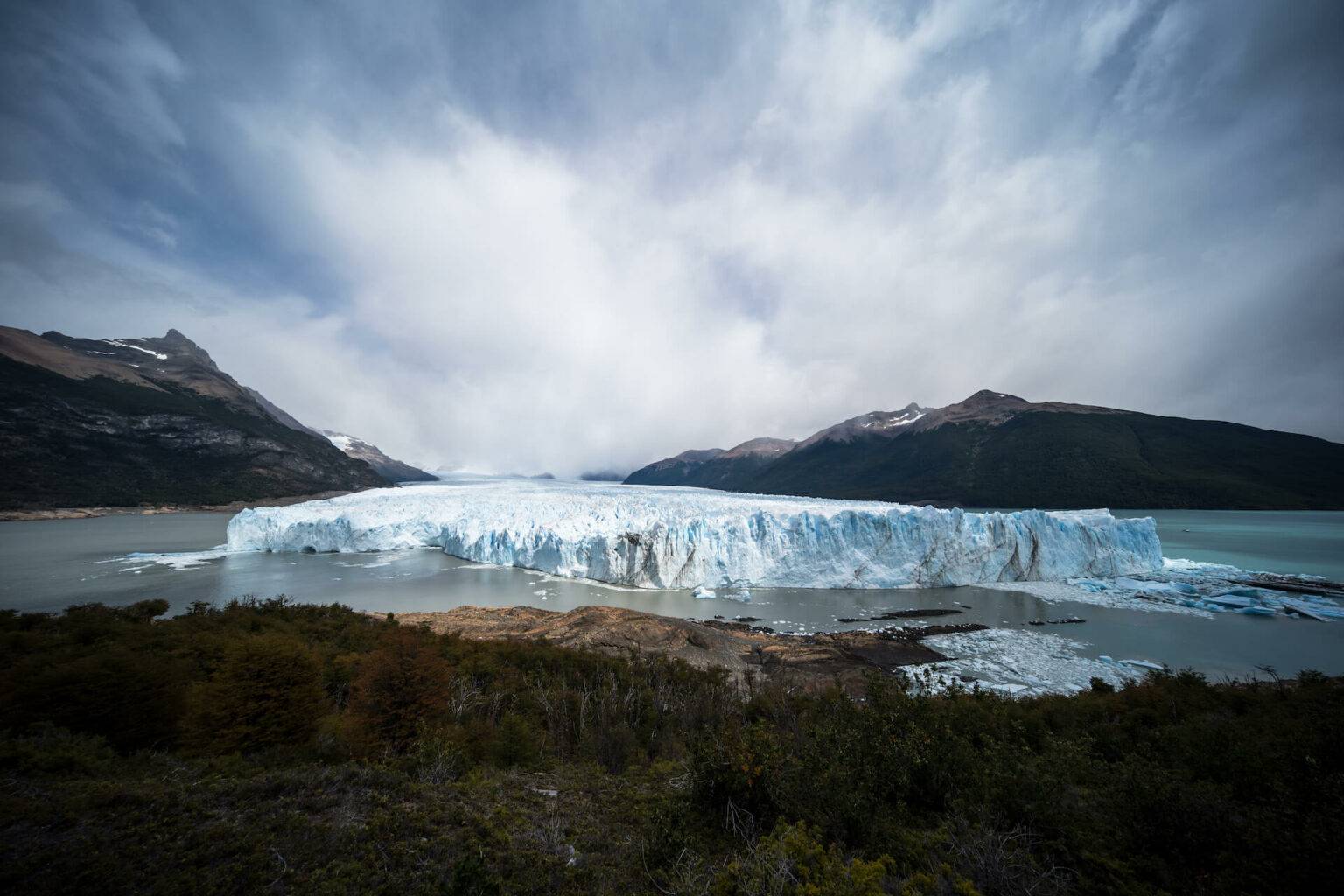 Der Perito-Moreno-Gletscher ist eine der bekanntesten Sehenswürdigkeiten Argentiniens. 
