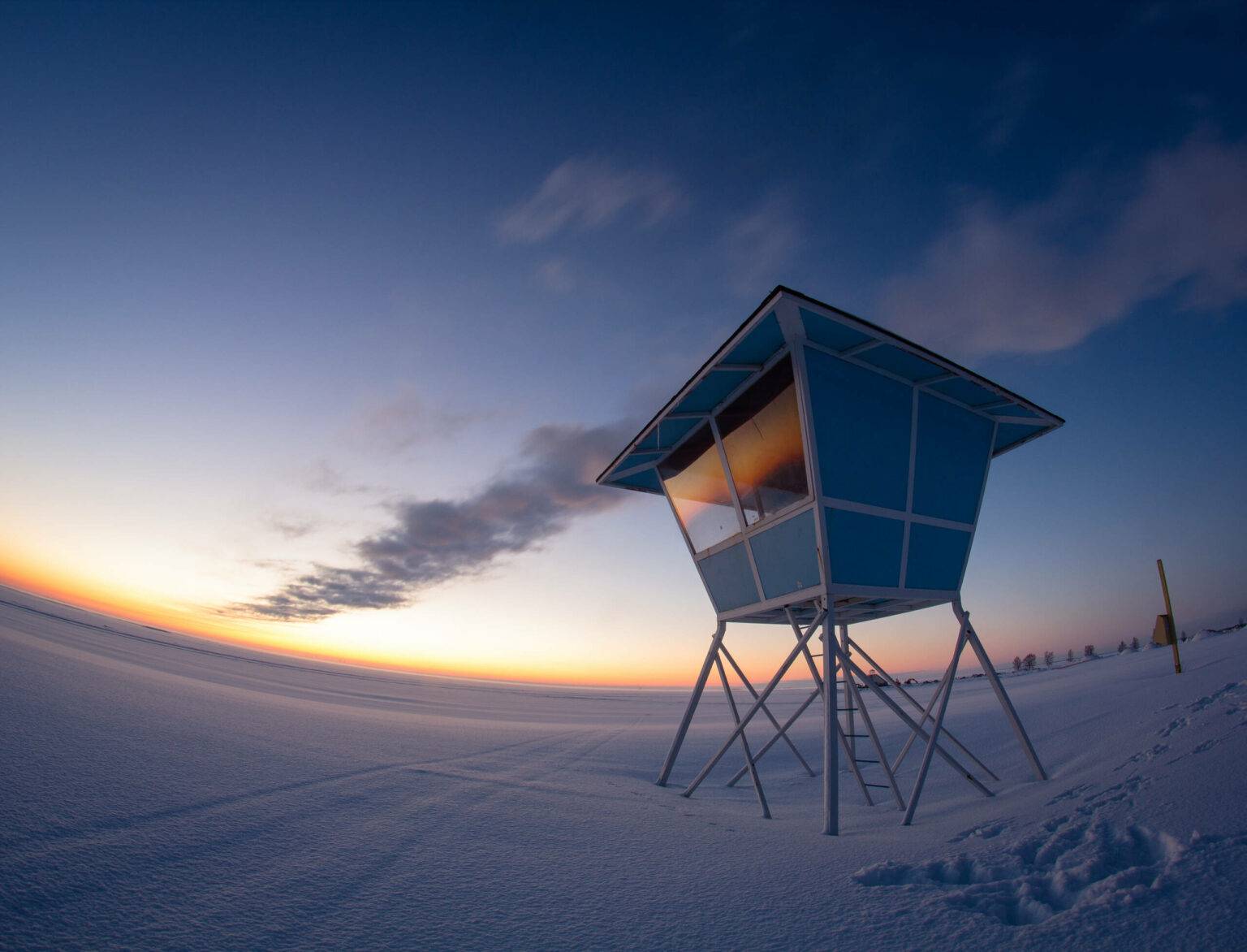 Der Winter verleiht dem Nallikari Strand in der Nähe von Oulu eine ganz spezielle Atmosphäre.